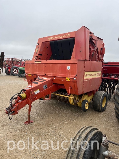 1208-NEW HOLLAND 660 ROUND BALER