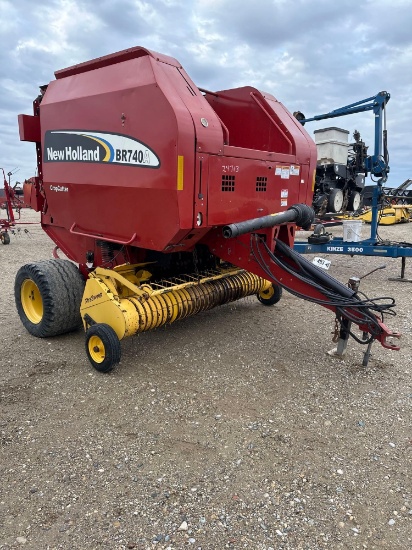 493-NEW HOLLAND BR740A CROP CUTTER