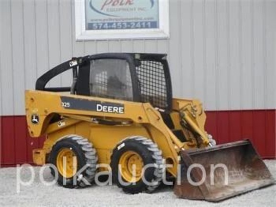 582-JOHN DEERE 325 SKID LOADER (SN# T00325B111644)