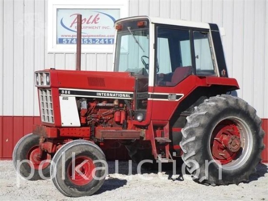 584-INT 986 TRACTOR  (SN# 4560)