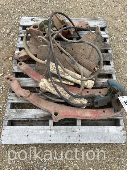 596-INT 720 PLOW PARTS & HYDRAULIC PUMPS