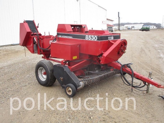 707-CASE IH 8530 SMALL SQUARE BALER