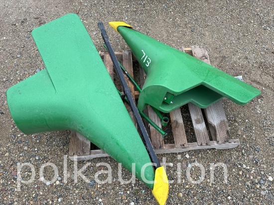 713-(2) JOHN DEERE 925 HEAD ROW DIVIDERS