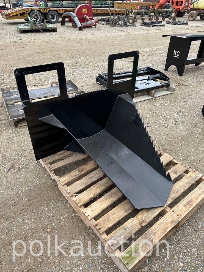 737-40" SKID STEER SPADE BUCKET