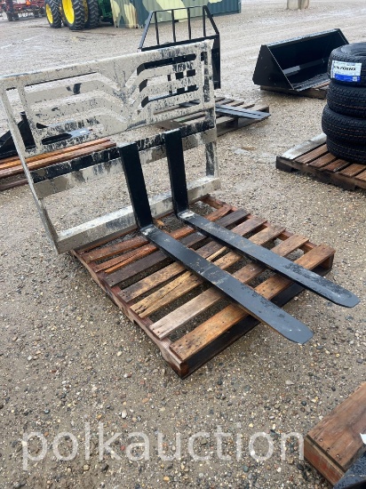 867-NEW WILDKAT SKID STEER/ TRACTOR PALLET FORK ATTACHMENT 4000# CAPACITY