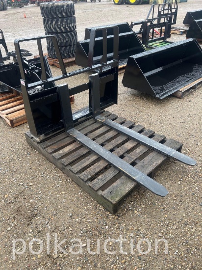 870-NEW KIVEL 4200# PALLET FORK ATTACHMENT