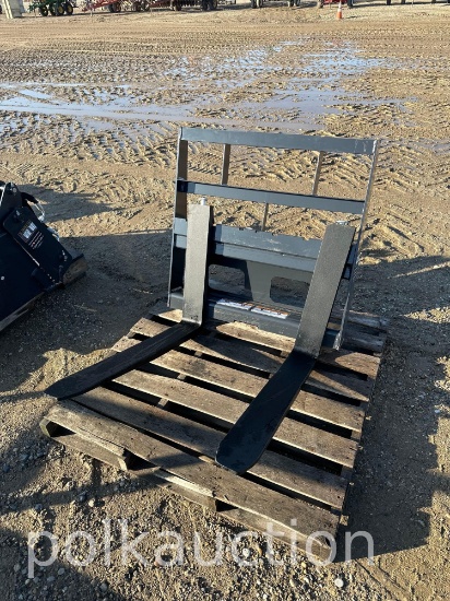 366-SKID STEER MINI PALLET FORK