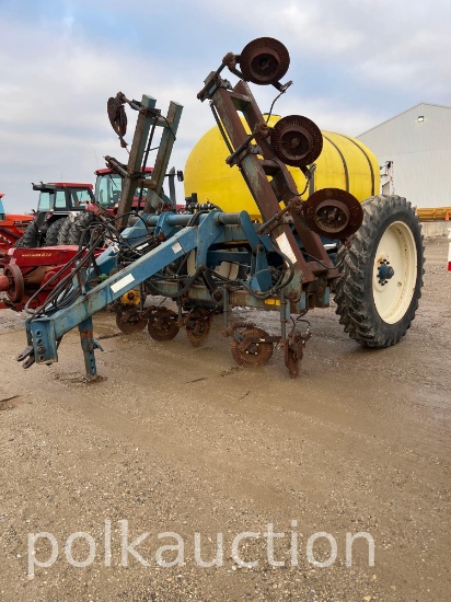 978-DALTON 30' LIQUID FERTILIZER APPLICATOR