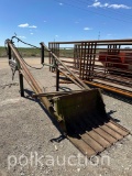 4709-JOHN DEERE FRONT LOADER w/ TRIP BUCKET