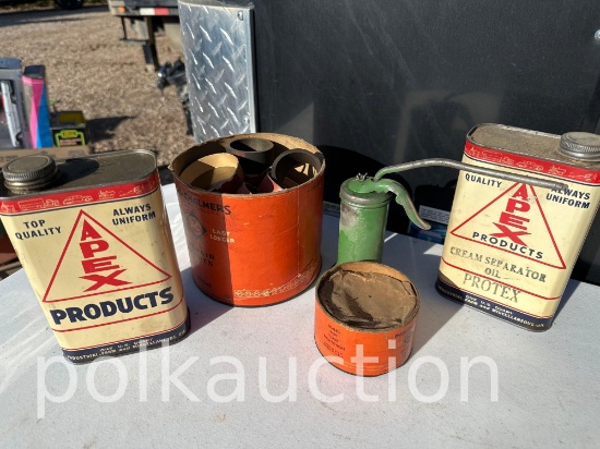 VINTAGE COLLECTIBLE OIL CANS