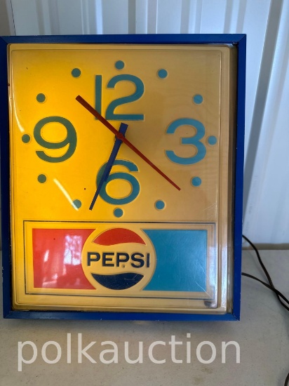 PEPSI LIGHTED CLOCK (1 BULB OUT)  **NO SHIPPING AVAILABLE**