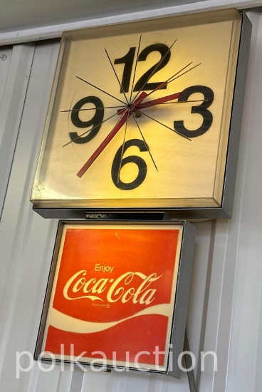 COCA-COLA LIGHTED CLOCK **NO SHIPPING AVAILABLE**