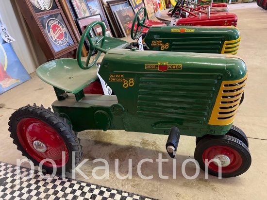 OLIVER 88 OPEN GRILLE PEDAL TRACTOR