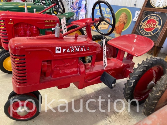 FARMALL H OPEN GRILLE  PEDAL TRACTOR