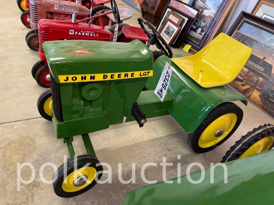 JOHN DEERE LAWN GARDEN PEDAL TRACTOR