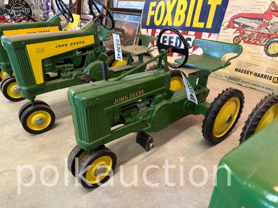 JOHN DEERE SMALL 60 PEDAL TRACTOR