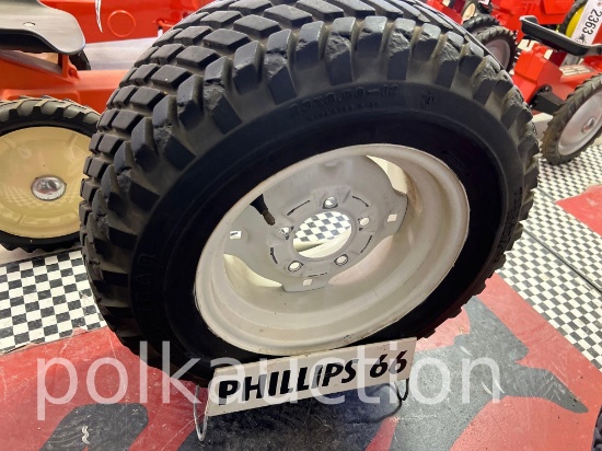 PHILLIPS 66 TIRE DISPLAY WITH LAWN AND GARDEN TIRE