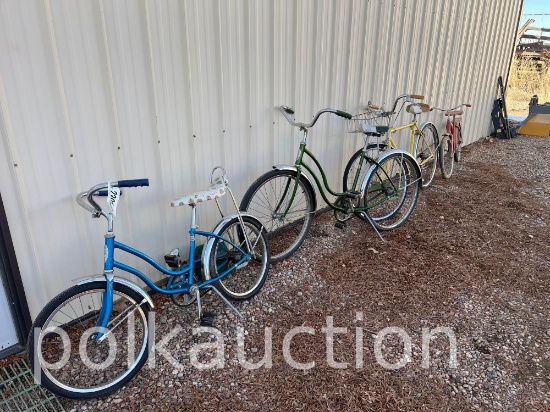 (3) SCHWINN (1) HAWTHORNE BICYCLES  **NO SHIPPING AVAILABLE**