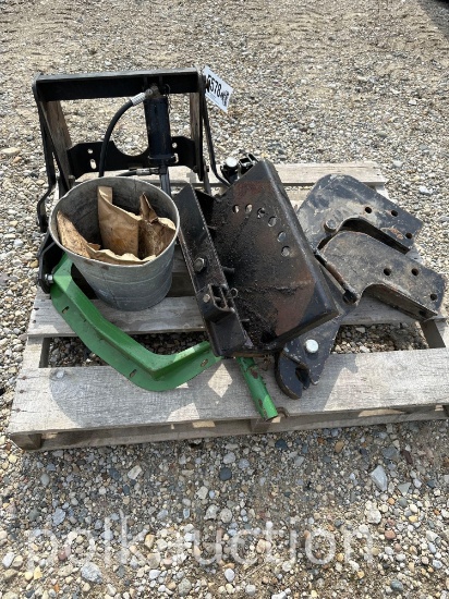 5578-JOHN DEERE L&G PARTS - HYD HITCH, ETC