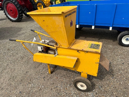 6062-INTERNATIONAL HARVESTER 5HP MULCHER