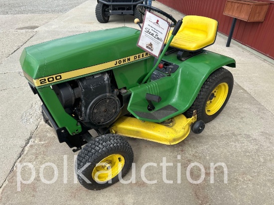 7242-JOHN DEERE 200 L&G (SN# 055420M)