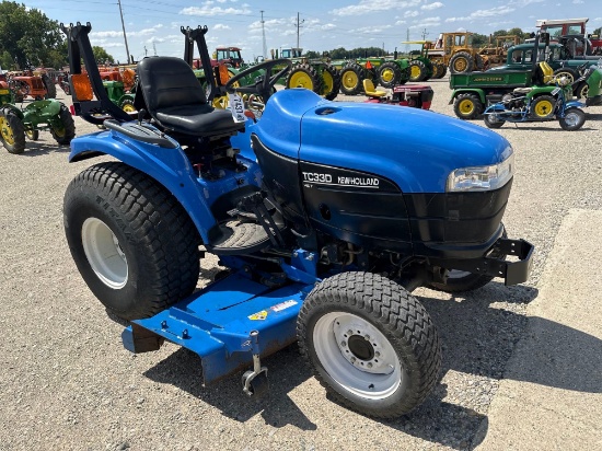 7437-NEW HOLLAND TC33D COMPACT TRACTOR (SN# G037856)