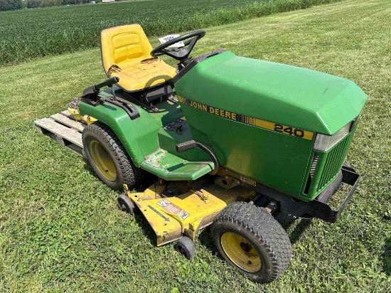 7908-JOHN DEERE 240 L&G W/MOWER DECK