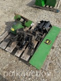 5577-JOHN DEERE L&G PARTS - HITCH, PTO, ETC