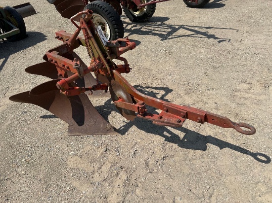 6513-ALLIS CHALMERS 2BTM PLOW