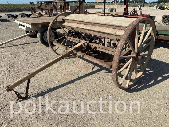 6692-SUPERIOR GRAIN DRILL