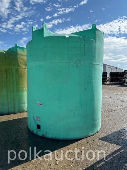 7054-2500 GALLON POLY TANK