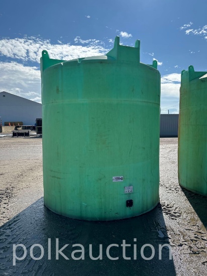 7056-2500 GALLON POLY TANK