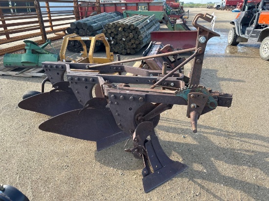 7269-JOHN DEERE 3BTM 3PT PLOW