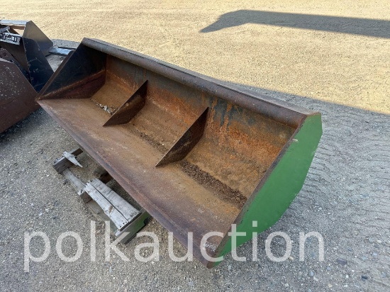 7464-84'' JOHN DEERE MATERIAL BUCKET