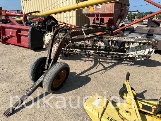 7573-INTERNATIONAL 35 RAKE W/ DOLLY WHEELS