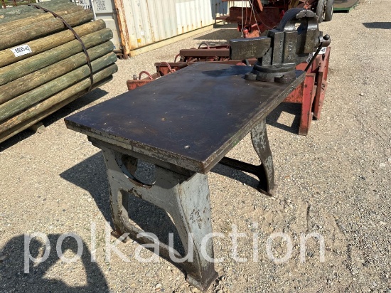 7601-TABLE W/ VISE