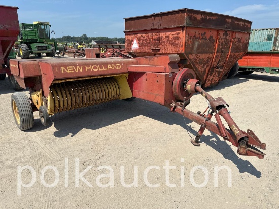 7832-NEW HOLLAND HAYLINER 273 SMALL SQUARE HAY BALER