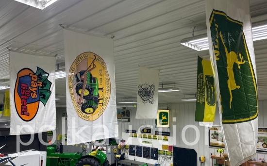 (4) FABRIC BANNERS
