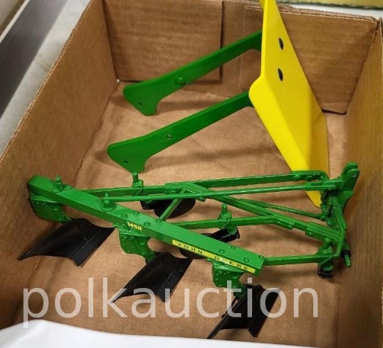 JOHN DEERE 3-BTM PLOW & JOHN DEERE ROPS CANOPY TOYS