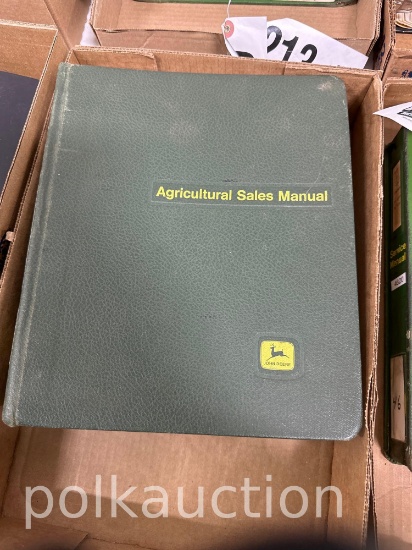 JOHN DEERE (1973) TRACTOR & IMPLEMENT SALES MANUAL