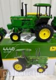 JOHN DEERE 2-CYLINDER CLUB 4440 HI-CROP TOY