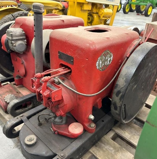 IH HIT-N-MISS ENGINE (TAG UNREADABLE)