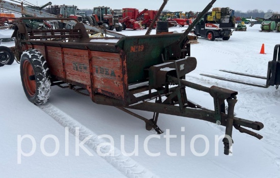 804 - NEW IDEA 19 PTO DRIVE MANURE SPREADER