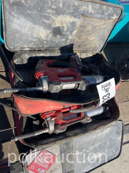 833 - MILWAUKEE 18V GREASE GUNS