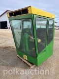 1043 - JOHN DEERE COMBINE CAB