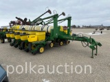 311 - JOHN DEERE 7200 16 - ROW PLANTER