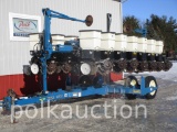 615 - KINZE 3500 PLANTER  -  8R30 or 15R15