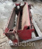 8449 - IH COMBINE ROCK TRAP