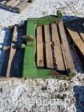 897 - JOHN DEERE QUICK COUPLER