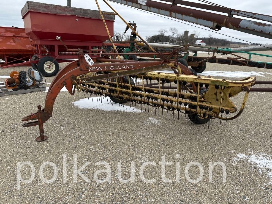 320 - NEW HOLLAND 258 HAY RAKE